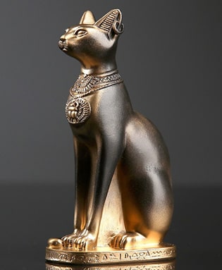Статуя абиссинской кошки